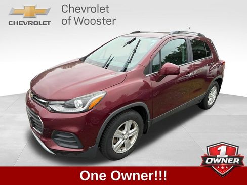 Used 2017 Chevrolet Trax LT w/ Driver Confidence Package FWD image 1