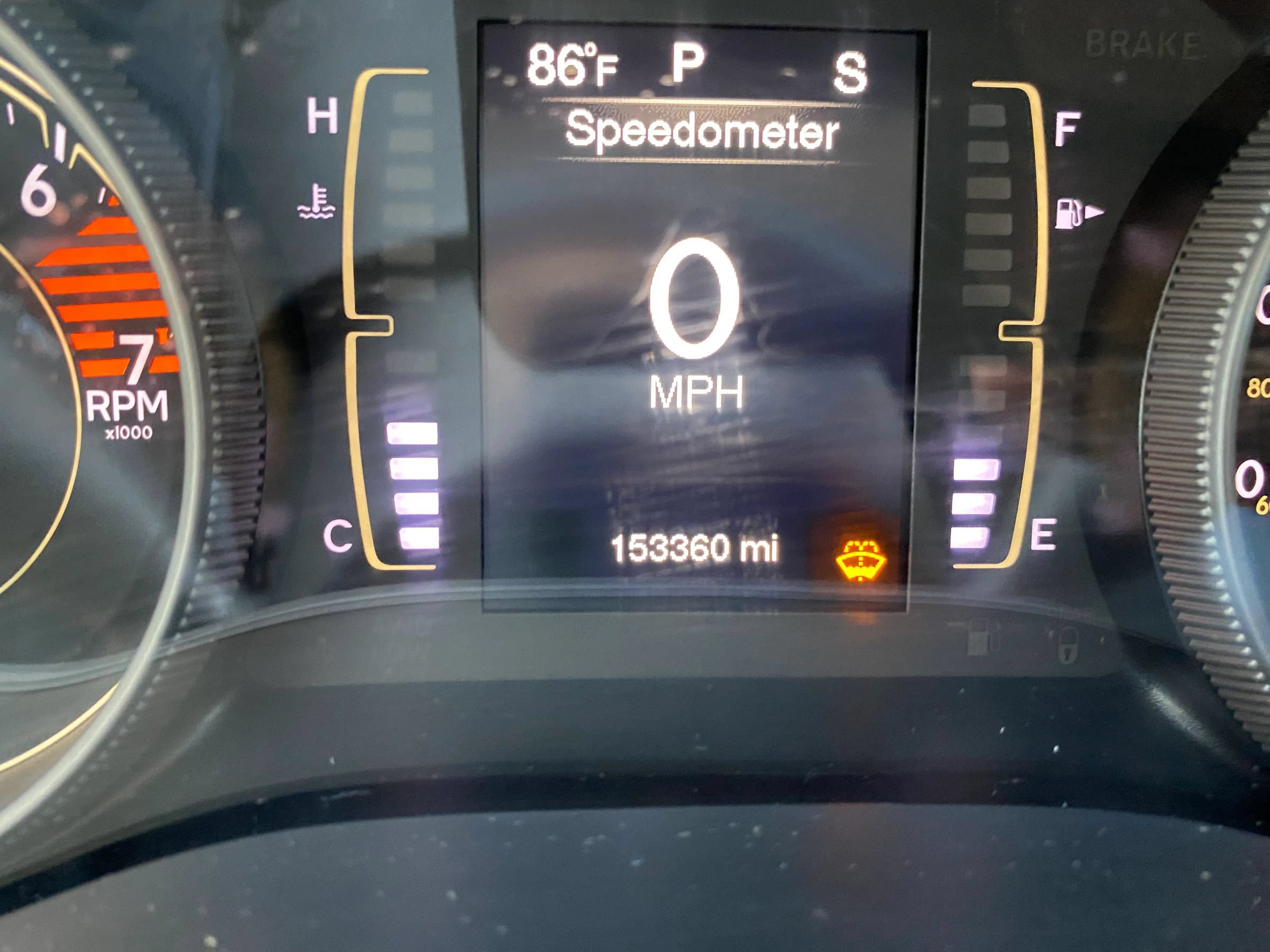 Used 2018 Jeep Cherokee Latitude Plus w/ Cold Weather Group AWD/4WD image 17
