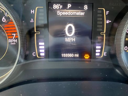 Used 2018 Jeep Cherokee Latitude Plus w/ Cold Weather Group AWD/4WD image 17