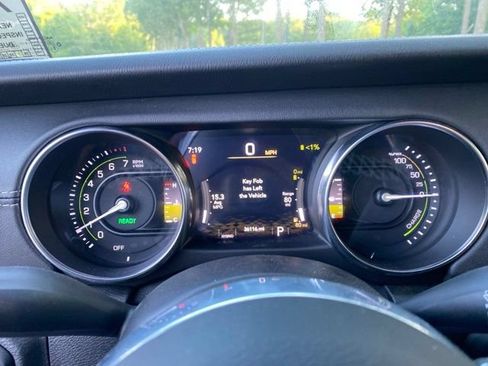 Used 2021 Jeep Wrangler Unlimited Sahara w/ Dual Top Group AWD/4WD image 11
