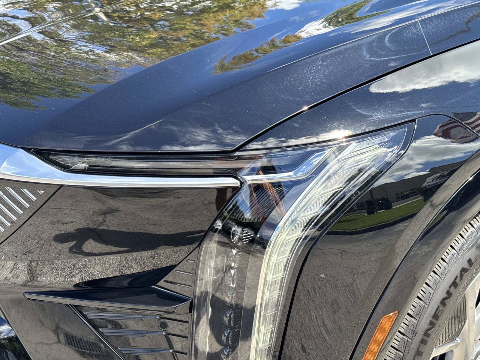 Used 2025 Cadillac Optiq Luxury 2 w/ LPO, Floor Liner Package AWD/4WD image 9