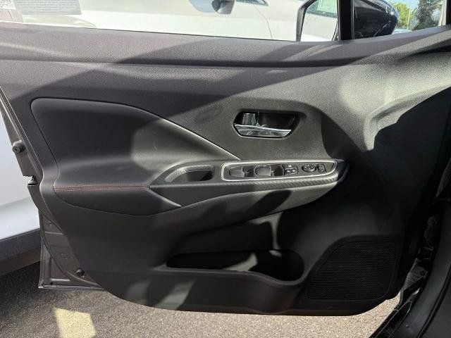 New 2025 Nissan Versa SR w/ Trunk Package FWD image 18