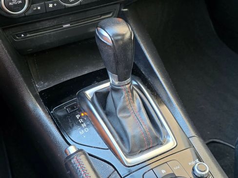 Used 2015 MAZDA MAZDA3 i Grand Touring image 25