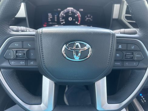 Used 2025 Toyota Tundra Limited AWD/4WD image 34