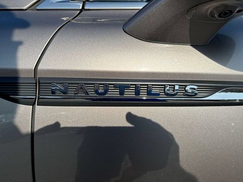Used 2021 Lincoln Nautilus Reserve w/ Equipment Group 201A AWD/4WD image 27