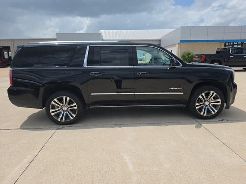 Used 2018 GMC Yukon XL Denali w/ Denali Ultimate Package AWD/4WD image 6
