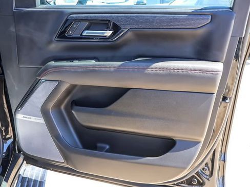 Used 2025 GMC Yukon AT4 Ultimate w/ LPO, Floor Liner Package AWD/4WD image 34