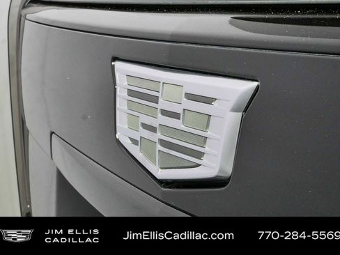 Certified 2025 Cadillac Escalade ESV V w/ LPO, ONYX Package AWD/4WD image 40