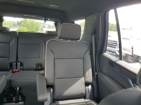 New 2026 GMC Yukon Elevation AWD/4WD image 10