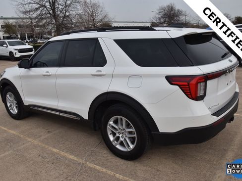 Certified 2025 Ford Explorer Active image 8