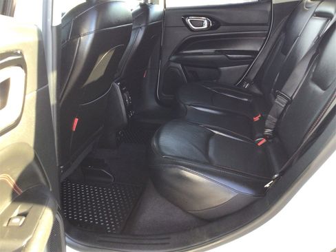 Used 2022 Jeep Compass Trailhawk w/ Trailhawk Elite Group image 9