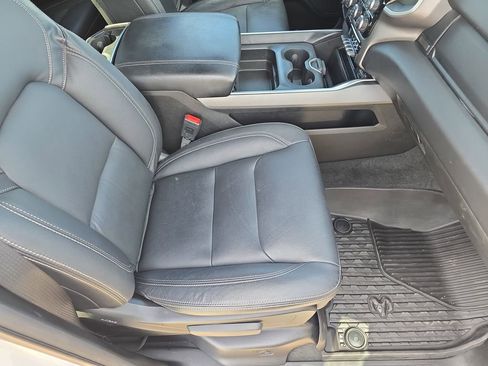Used 2022 RAM 1500 Big Horn w/ Night Edition AWD/4WD image 10