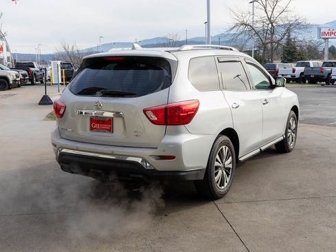 Used 2019 Nissan Pathfinder SL image 7