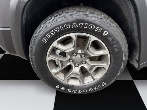 Used 2022 Jeep Cherokee Trailhawk w/ Sound & Nav Group image 14