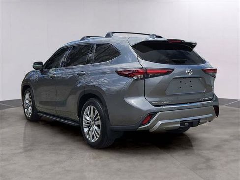 Used 2026 Toyota Highlander Platinum AWD/4WD image 6
