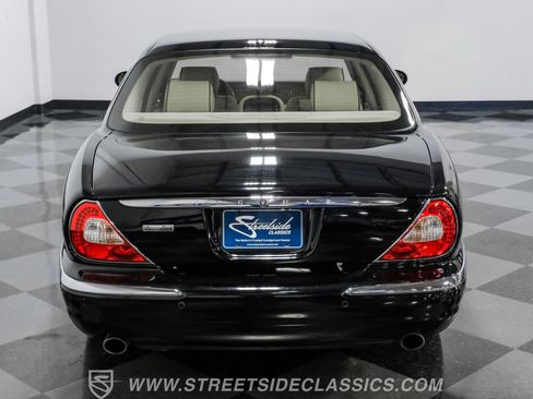 Used 2007 Jaguar XJ8 L RWD image 32