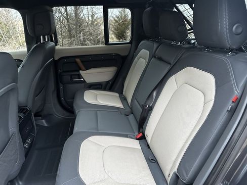 Used 2023 Land Rover Defender 110 X image 16