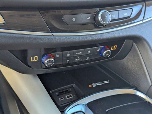 Used 2022 Buick Enclave Essence w/ Experience Buick Package image 29