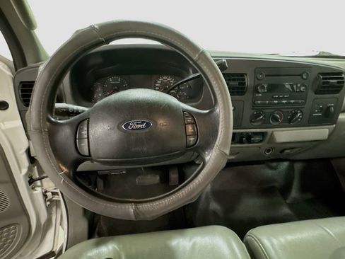 Used 2005 Ford F250 XL image 13