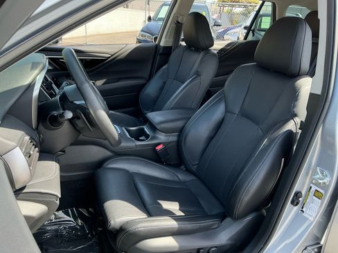 Used 2023 Subaru Outback Limited AWD/4WD image 17