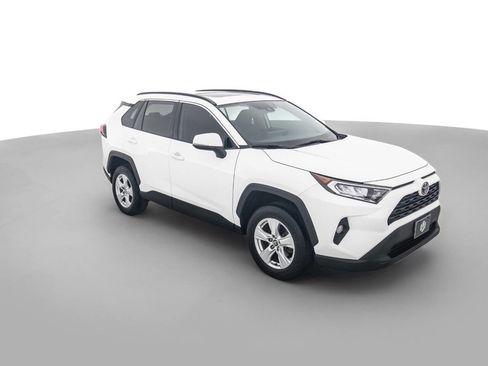 Used 2020 Toyota RAV4 XLE w/ Convenience Package AWD/4WD image 3