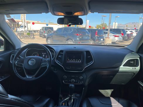 Used 2019 Jeep Cherokee Latitude Plus image 20