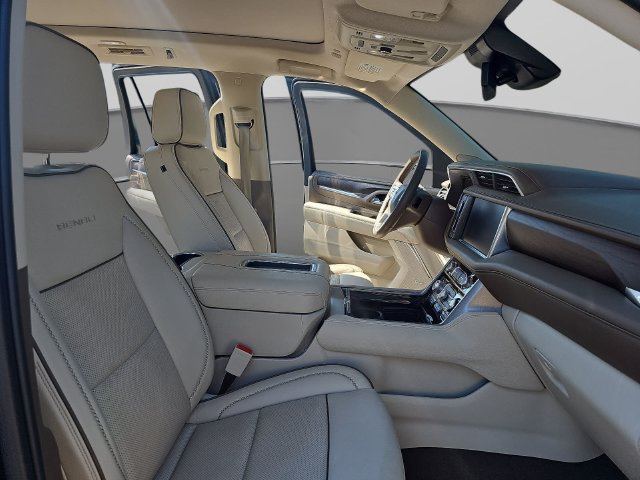 Used 2023 GMC Yukon Denali w/ Max Trailering Package AWD/4WD image 12