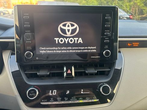 Used 2021 Toyota Corolla LE FWD image 13