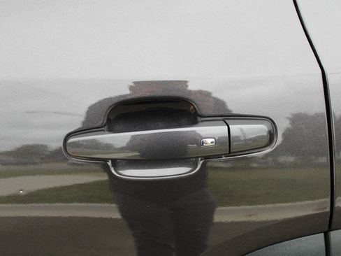 Used 2019 GMC Acadia SLE w/ Driver Alert Package I image 25