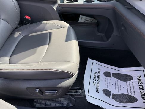 Certified 2022 Toyota Sienna XSE image 21