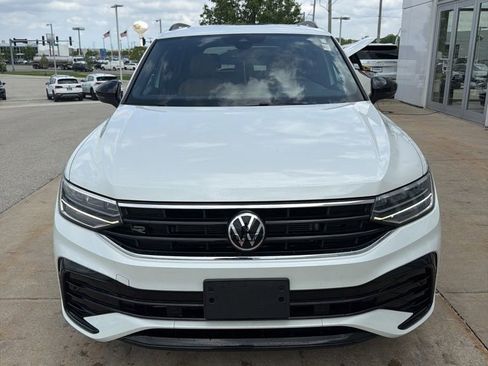 Used 2023 Volkswagen Tiguan SE R-Line AWD/4WD image 2