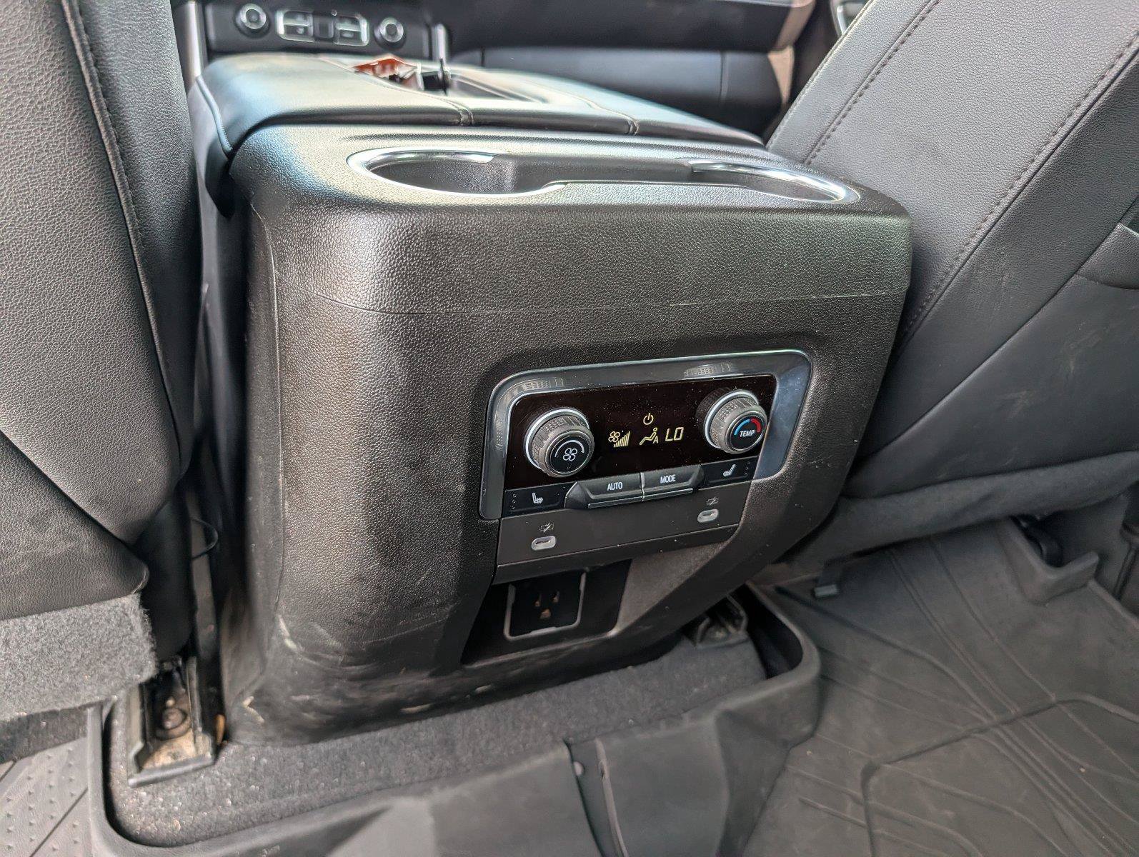 Used 2023 Chevrolet Tahoe Z71 w/ Z71 Off-Road Package AWD/4WD image 32