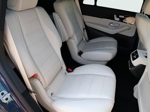 Used 2026 Mercedes-Benz GLS 450 4MATIC image 18