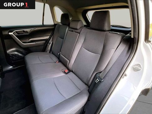 Used 2020 Toyota RAV4 LE AWD/4WD image 21