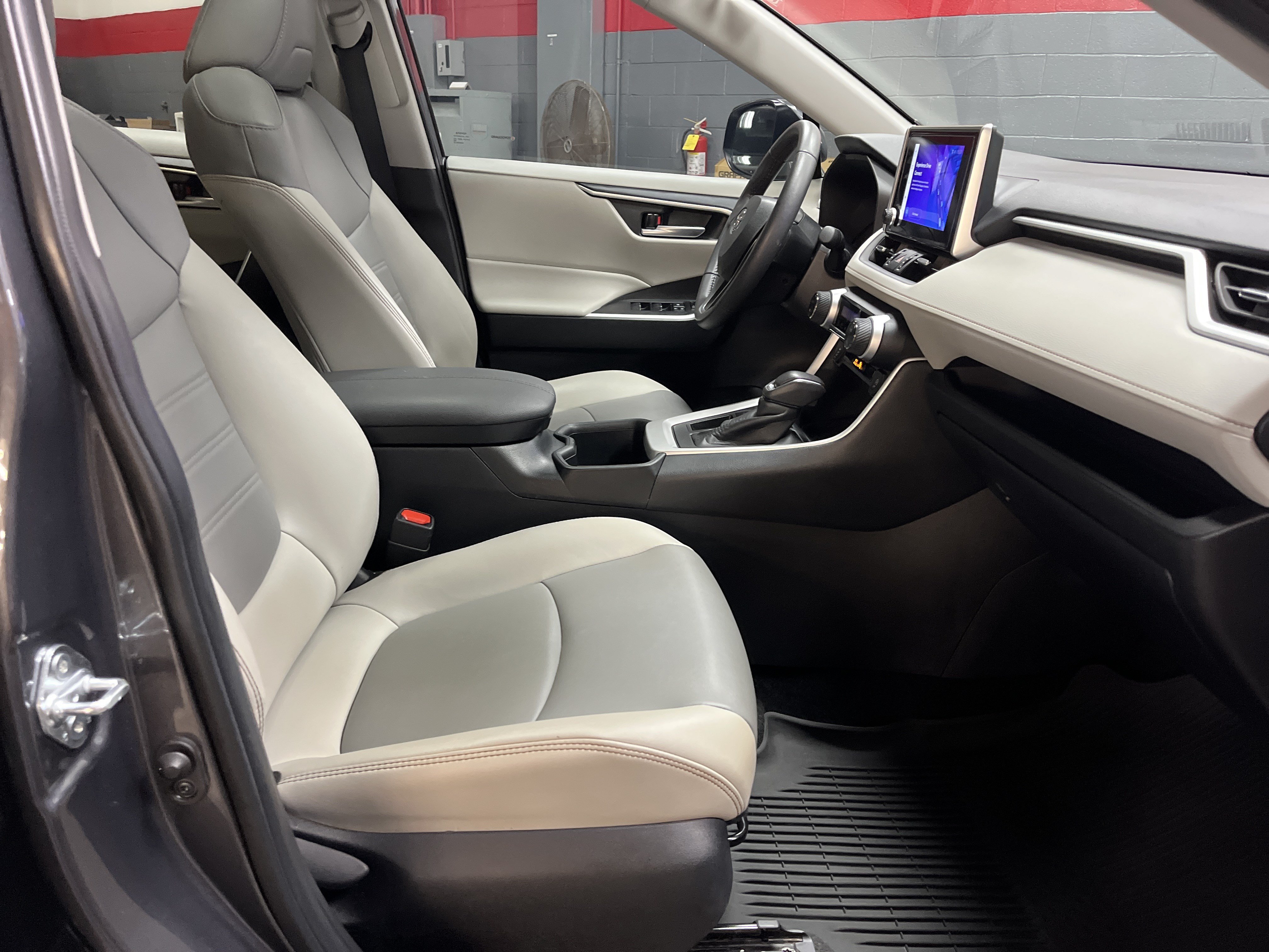 Certified 2025 Toyota RAV4 XLE Premium FWD image 33