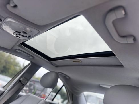 Used 2002 Mercedes-Benz C 320 Sedan image 18