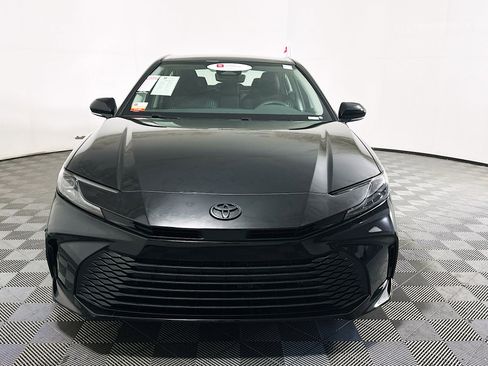 Used 2025 Toyota Camry LE image 8