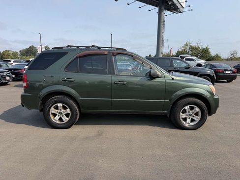 Used 2005 Kia Sorento 2WD image 9