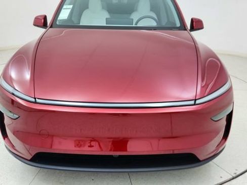 Used 2026 Tesla Model Y AWD image 9