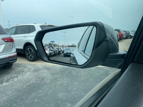 Used 2023 GMC Terrain SLT AWD/4WD image 39
