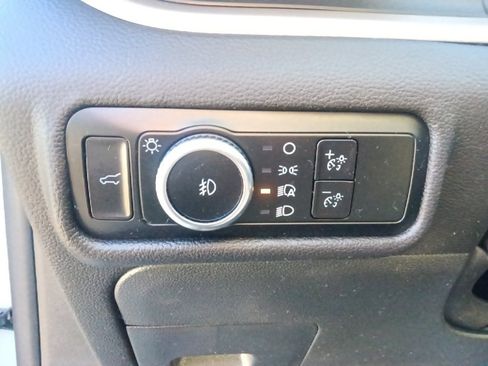 Used 2023 Ford Explorer XLT w/ Equipment Group 202A image 18