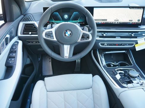 New 2026 BMW X7 xDrive40i w/ M Sport Package image 16