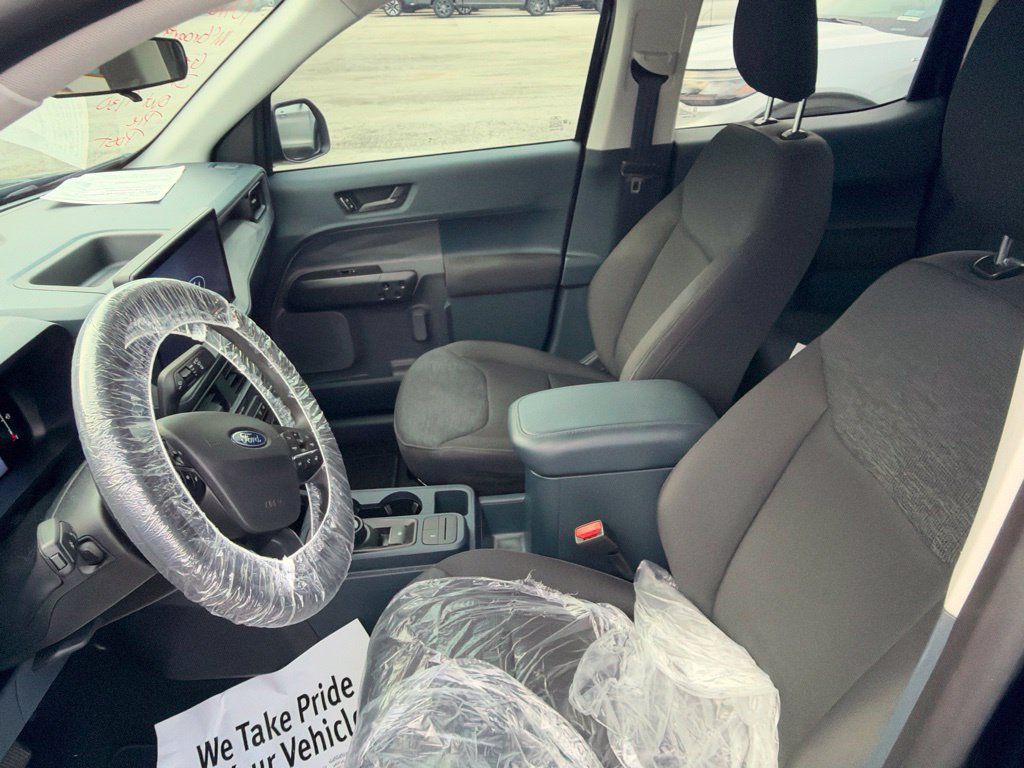 Used 2025 Ford Maverick XL FWD image 3