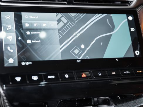 Used 2025 Aston Martin Vanquish image 10