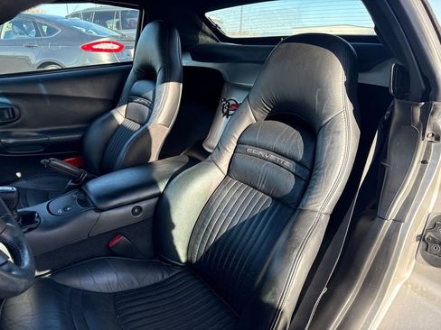 Used 2004 Chevrolet Corvette Convertible w/ Preferred Equipment Group RWD image 41