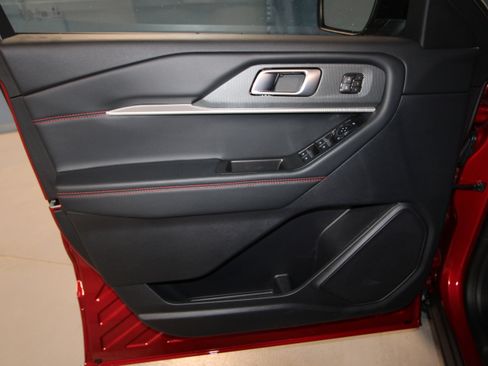 New 2026 Ford Explorer ST-Line w/ ST-Line Street Pack image 4