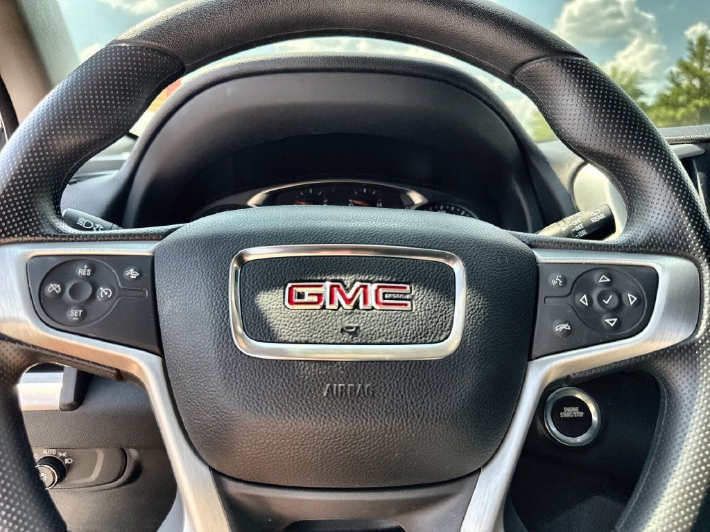 Used 2023 GMC Terrain SLE w/ Driver Convenience Package FWD image 12