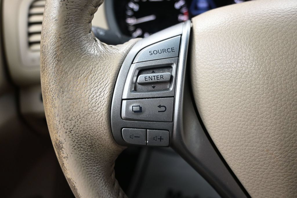 Used 2015 Nissan Altima 2.5 SV w/ Convenience Package FWD image 25