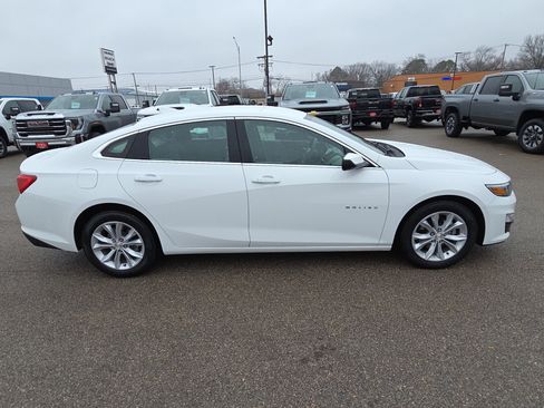 Used 2025 Chevrolet Malibu LT image 9