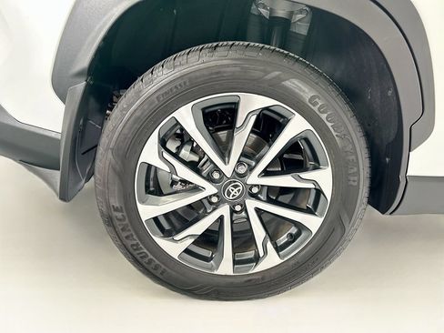 Certified 2025 Toyota Corolla Cross XLE w/ Convenience Package AWD/4WD image 31